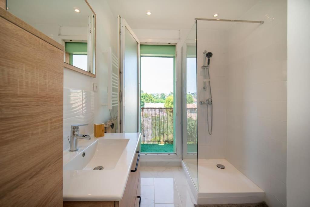 Apartment Fully Equipped With Parking 6 Beds
