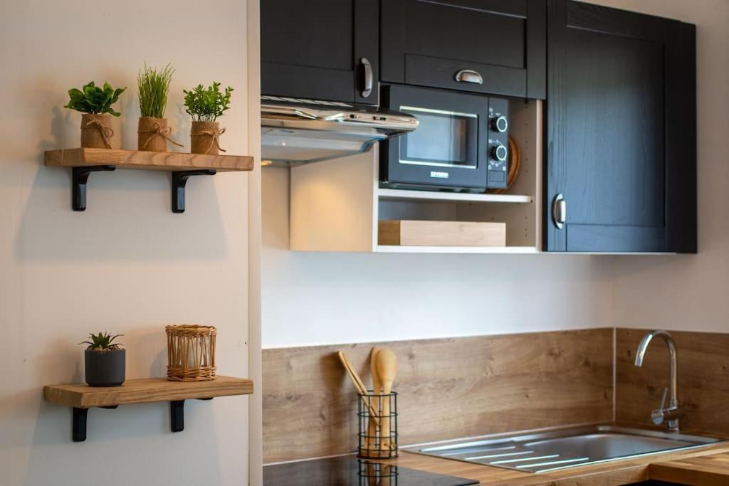 Fully Equipped With Parking 6 Beds Appartement *